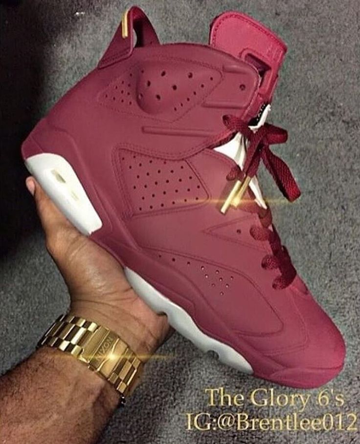 maroon 6s outfit