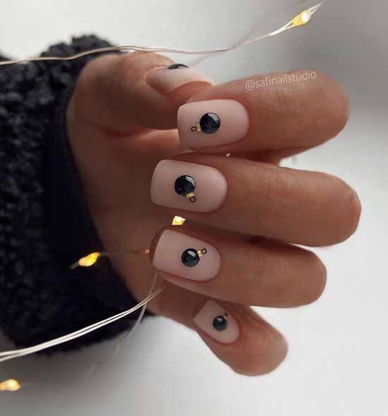 Elegant with drawings manicure