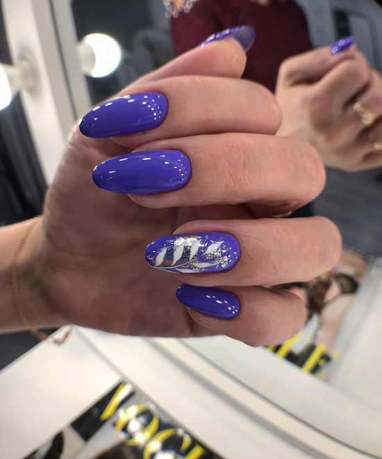 Manicure with a design on one nail