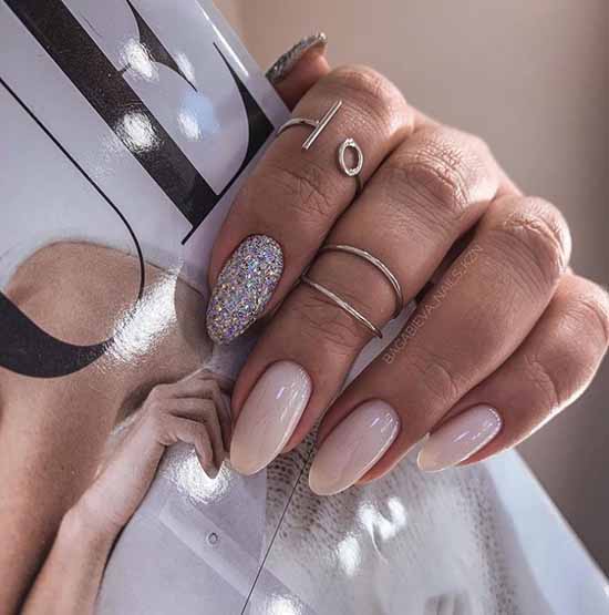 Manicure with a design on one nail: new items in the photo