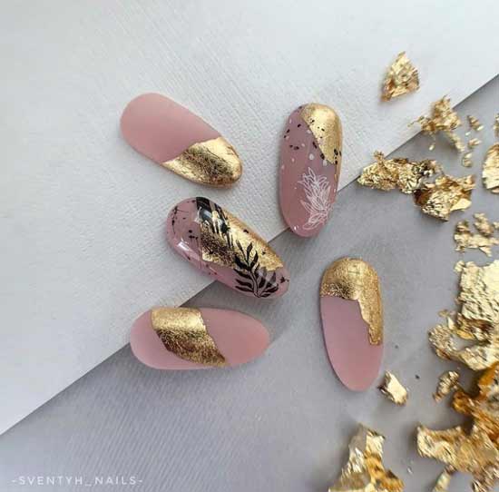 Colored gold leaf in nail design
