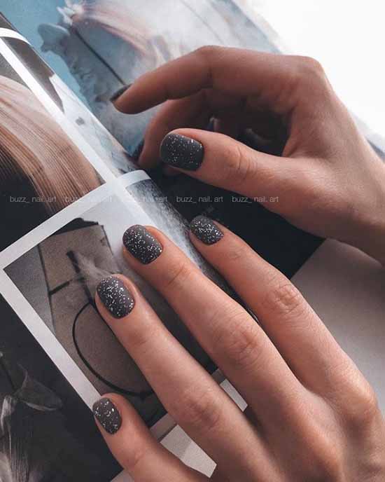 Black glitter manicure