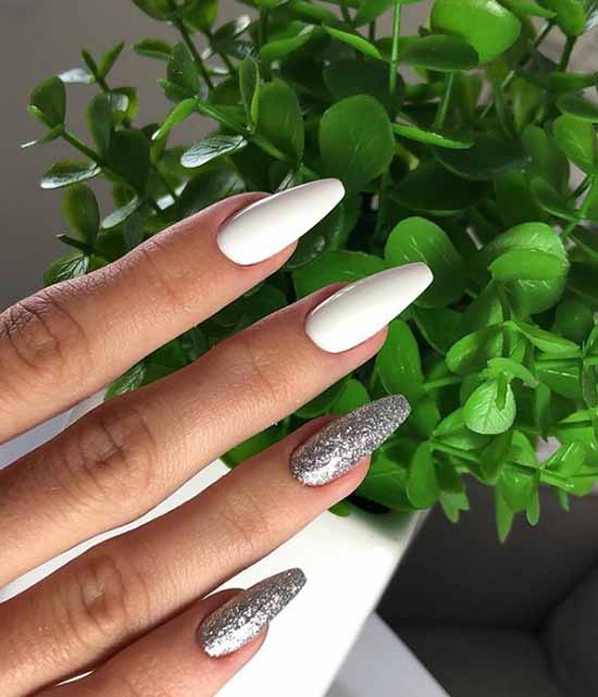 Design of two nails in silver