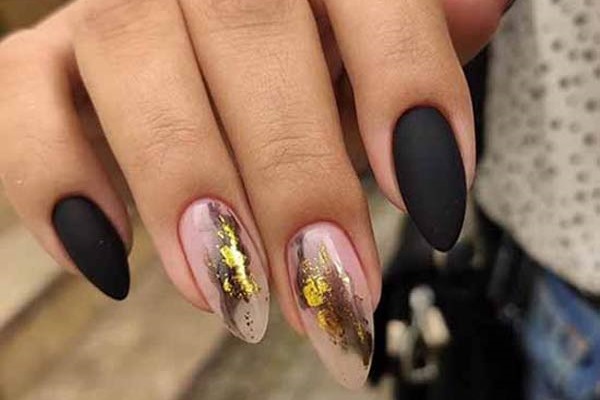 Black manicure ideas for long nails