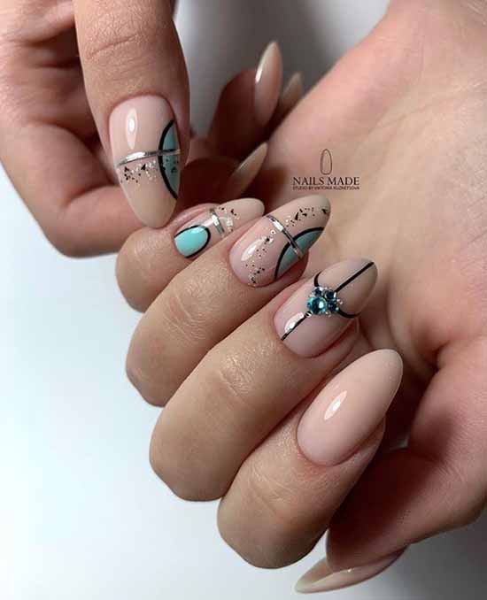 Manicure with sparkles on the tips of nails: photos, new items