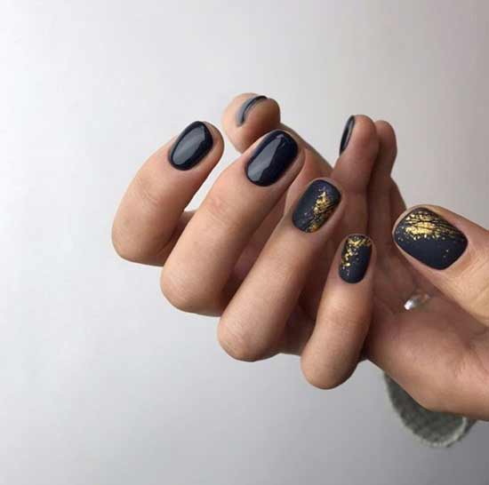 Design black nails with foil
