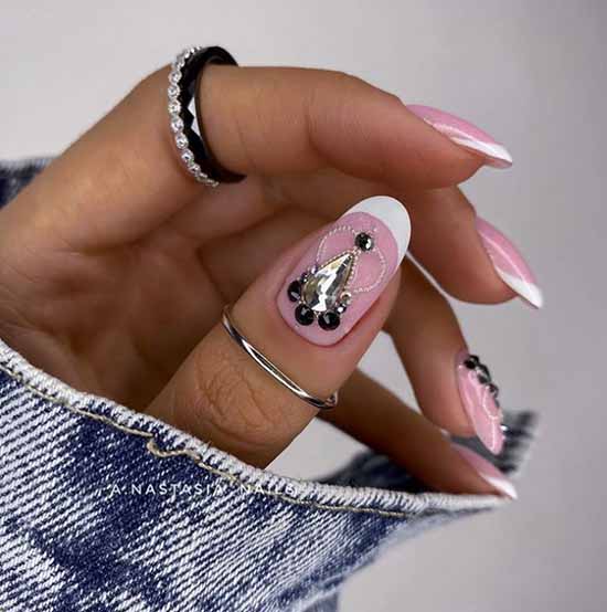 Nail design with rhinestones 2021: photos, exquisite novelties