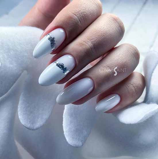 Pure white nails with glitter decor