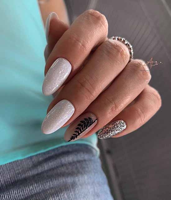 White glitter manicure: beautiful design in the photo, review