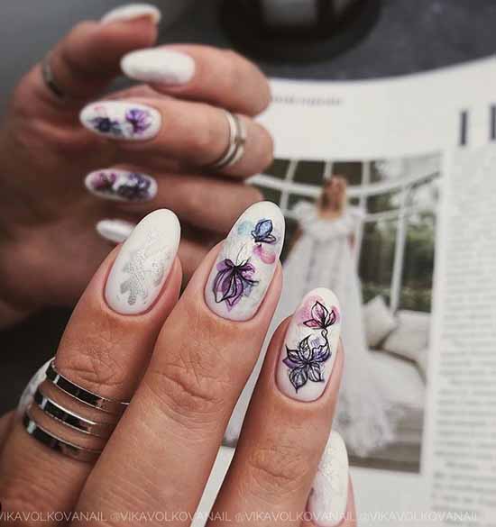 Spring manicure with a pattern