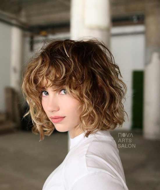 Haircut trendy curly hair