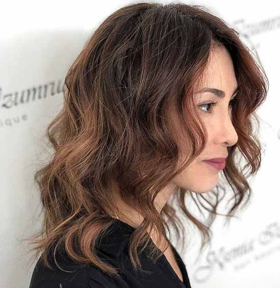 Trendy haircuts spring-summer 2021: trends, styling, photos