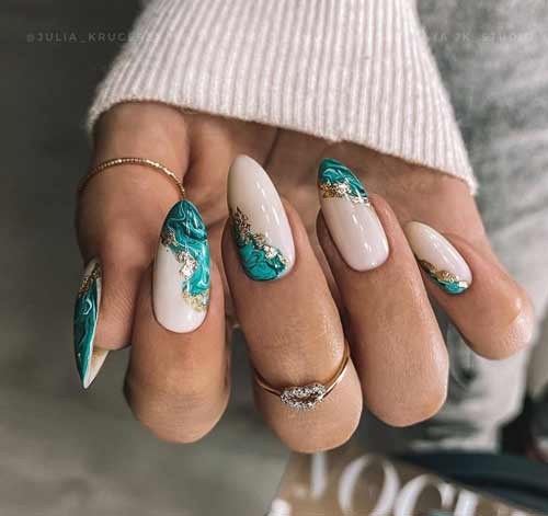 Textures on nails with foil