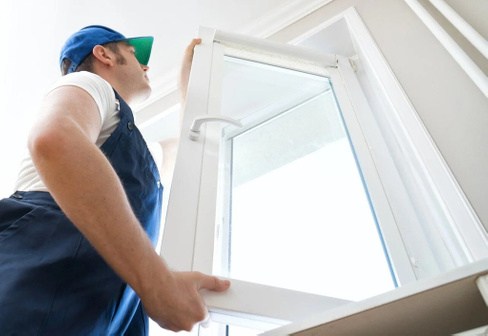What to look for when installing plastic windows?
