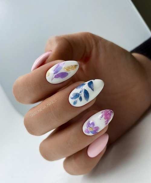 Nails almond spring design