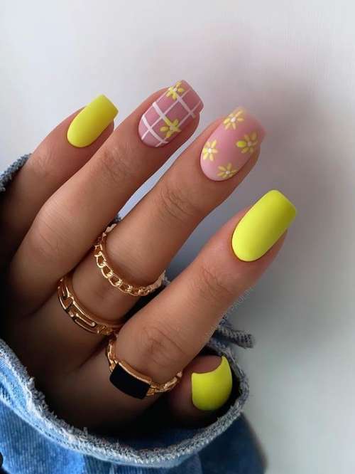 Two-tone manicure: photo, combination of two colors in nail design