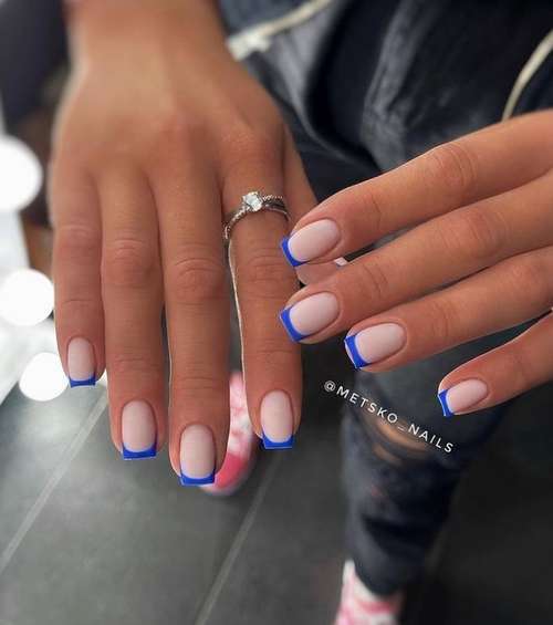 Colored jacket for short nails: photo design 2021, trends