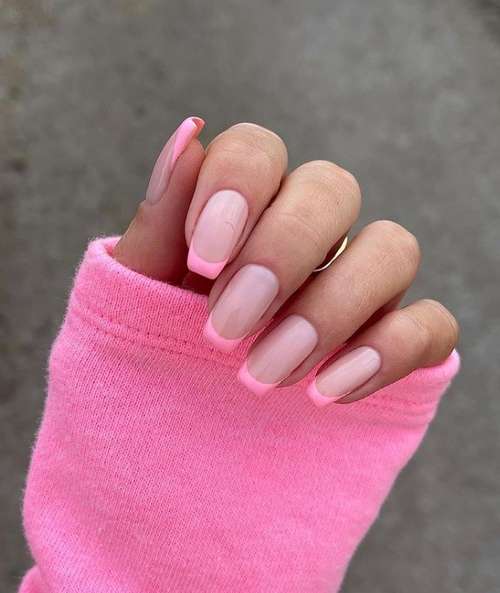 Delicate manicure for short nails 2021: photos, new designs