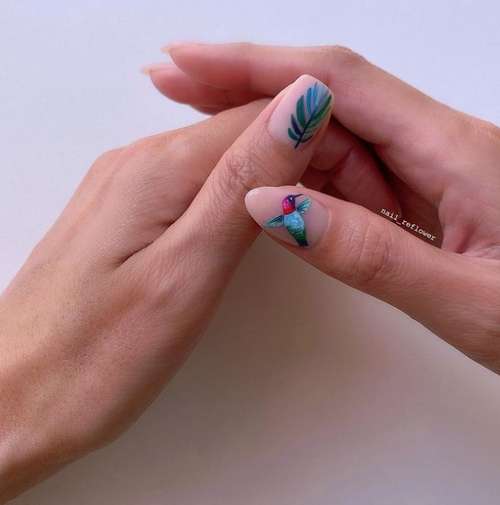 Drawings on nails