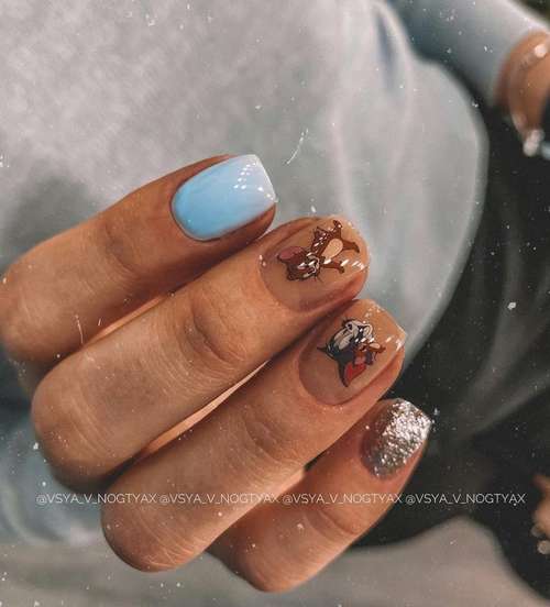Photo of manicure with a pattern for short nails