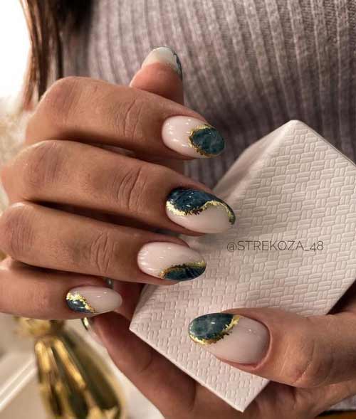 Beautiful manicure with divorces photo design