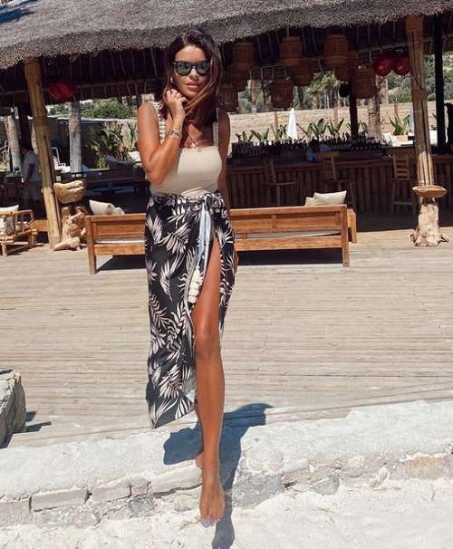 Trendy slit skirts: photos with what to wear, trends 2021