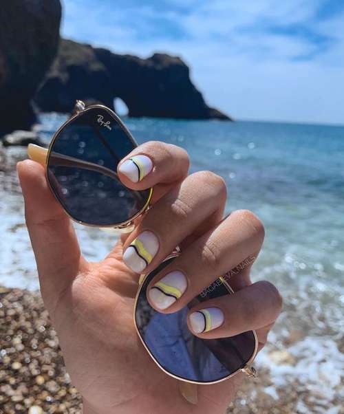 Marine manicure 2021: new nail designs at sea, photos