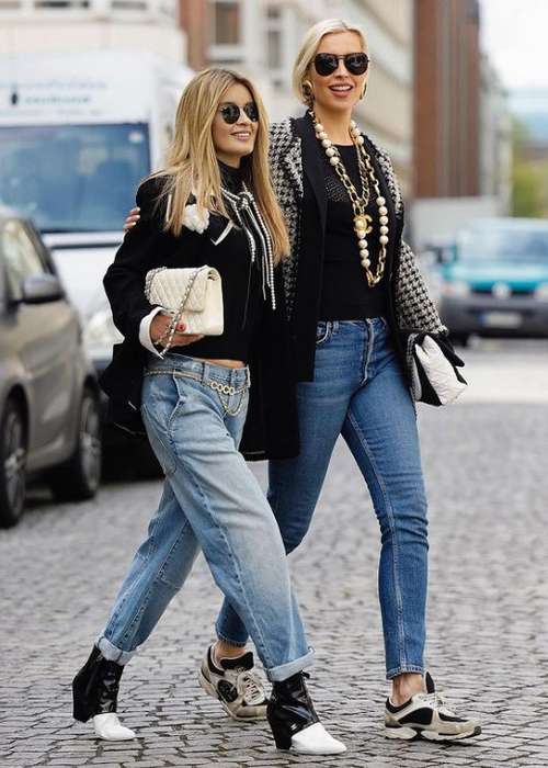 Fashionable jeans fall-winter 2021-2022: trends, photos