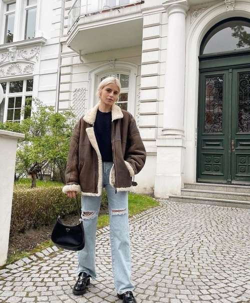 Fashionable jeans fall-winter 2021-2022: trends, photos