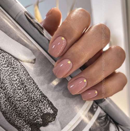 Beige manicure 2021-2022: new nail designs