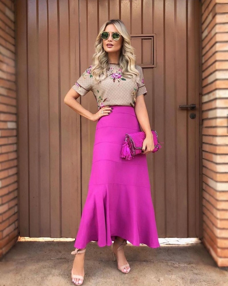Choosing trendy midi skirts 2021-2022 and composing the best looks.  Photo.  Examples of